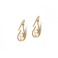 Load image into Gallery viewer, Harf Earrings - Urdu Harf Earrings